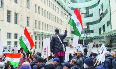 पीएम मोदी पर बनी डॉक्यूमेंट्री का विरोध, लंदन में भारतीय प्रवासियों का बीबीसी मुख्यालय के बाहर प्रदशर्न