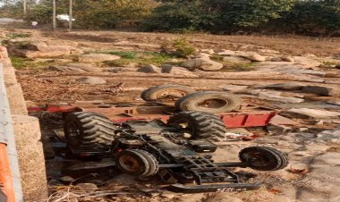 CG: धान खाली कर वापस जा रही ट्रैक्टर हुई अनियंत्रित, नदी में गिरने से हुआ बड़ा हादसा, 1 की मौत