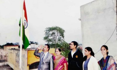 CG – छत्तीसगढ़ में एक घर ऐसा भी…जहां रोज लहराता है तिरंगा…..हर सुबह गूंजती है राष्ट्रगान की धुन……