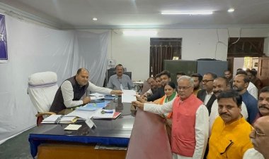 कांग्रेस प्रत्याशी दीप्ति दुबे ने नामांकन दाखिल किया, कहा अर्धनारीश्वर के रूप में शहर के लिए काम करेंगी
