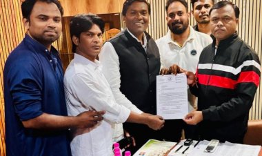 CG नगरीय निकाय चुनाव 2025 : जोगी कांग्रेस ने Congress को दिया समर्थन, PCC चीफ दीपक बैज को सौंपा समर्थन पत्र