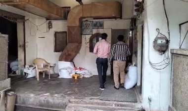 GST Raid : छत्तीसगढ़ में GST की छापेमारी, तंबाखू व्यापारी के यहां मारा छापा, मचा हड़कंप…..