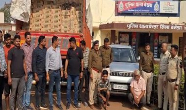 BREAKING: चुनावी सीजन में बड़ा खुलासा! धान के भूसे में छुपाकर ला रहे थे 190 पेटी शराब, पुलिस ने धर दबोचा