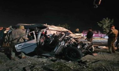 BIG BREAKING : मिर्जापुर हाइवे पर बस और बोलेरों में भीषण टक्कर, छत्तीसगढ़ के 10 श्रद्धालुओं की मौत