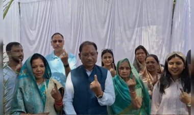 Panchayat Election : वोट देने परिवार संग लाइन में खड़े रहे CM साय, बोले- तीसरे चरण में भी भाजपा को मिलेगी सफलता….