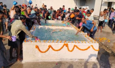 ब्रेकिंग : उपमुख्यमंत्री विजय शर्मा की पहल पर आज जेलों में कैदियों का गंगा जल स्नान कराया गया...प्रयागराज से लाया गया था गंगा जल