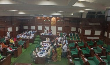 हंगामा करते हुए कांग्रेस विधायक सदन के गर्भगृह में घुसे, कांग्रेस के 29 विधायक निलंबित