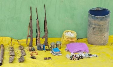 CG : सर्चिंग के दौरान जवानों को बड़ी सफलता, भारी मात्रा में बंदूक और विस्फोटक सामाग्री किया बरामद