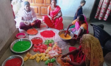 नक्सलियों ने जिन महिलाओं के जीवन को किया बेरंग, वही महिलाएं हर्बल गुलाल बनाकर लोगेां के जीवन में ला रही खुशहाली…