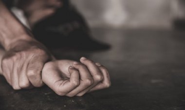 CRIME : पिकनिक स्पॉट में घूमने गयी युवती से सामूहिक दुष्कर्म, 3 आरोपी गिरफ्तार