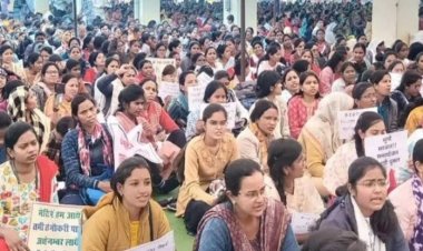 2,897 बर्खास्त सहायक शिक्षक अनिश्चितकालीन धरने पर, कहा- मांग पूरी नहीं हुई तो यहीं खेलेंगे होली