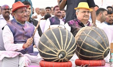 होली मिलन समारोह में विधानसभा परिसर हुआ रंग-गुलाल से सराबोर