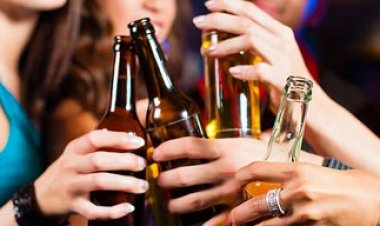 CG – टूटे शराब बिक्री के रिकॉर्ड, होली पर छत्तीसगढ़ में इतने करोड़ की शराब गटक गए लोग, ये जिला रहा टॉप पर…