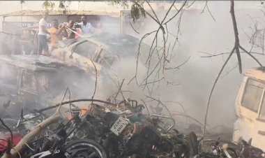 Breaking : कोतवाली थाना परिसर में भीषण आग, जब्त गाड़ियां जलकर खाक