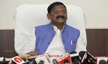 मंत्रिमंडल विस्तार पर गरमायी सियासत, पूर्व मंत्री अमरजीत भगत ने कहा….”राजेश मूणत, अजय चंद्राकर और धरमलाल कौशिक अब झुनझुना बजायेंगे !