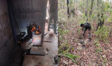 नक्सलियों के खतरनाक मंसूबों पर सुरक्षाबलों ने फेरा पानी, बीजापुर की पहाड़ियों में मिला गुप्त बंकर