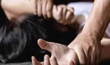 ब्रेकिंग : आत्मानंद स्कूल में शिक्षक ने किया छात्रा से दुष्कर्म, स्टूडेंट हुई गर्भवती…घिनौने कांड में परिचित भी शामिल