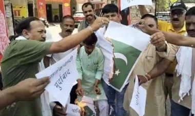 कश्मीर आतंकी हमले के खिलाफ छत्तीसगढ़ में उबाल: कैंडल मार्च, श्रद्धांजलि सभाएं और विरोध प्रदर्शन