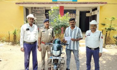  तांदुला जलाशय पर स्टंटबाजी करने वाले वाहन चालक गौकरण प्रसाद उर्फ शिवा पर किया गया 3000रू. की चालानी कार्यवाही।