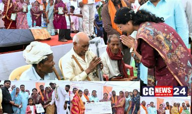 खलारी समाधान शिविर में ग्रामीणों एवं हितग्राहियों को मिला विभिन्न सौगात कलेक्टर, पूर्व जिला पंचायत अध्यक्ष एवं जनपद अध्यक्ष, उपाध्यक्ष सहित वरिष्ठ जनप्रतिनिधि हुए शामिल