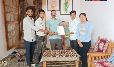 महाविद्यालय विकास की नई पहल: छात्र प्रतिनिधियों ने विधायक कुंवर सिंह निषाद को सौंपा ज्ञापन