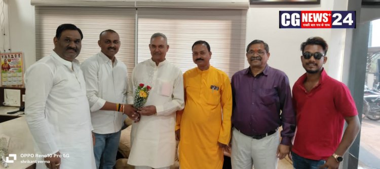 योग आयोग के अध्यक्ष रूपनारायण सिंहा का भव्य स्वागत नगर पंचायत अध्यक्ष प्रमोद जैन के द्वारा किया गया*