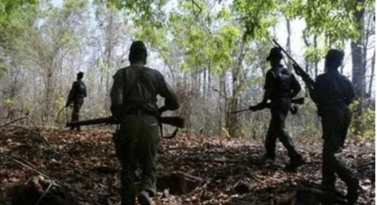 छत्तीसगढ़ में जवानों और नक्सलियों के बीच मुठभड़े में अब तक 20 नक्सलियों के मारे जाने की खबर