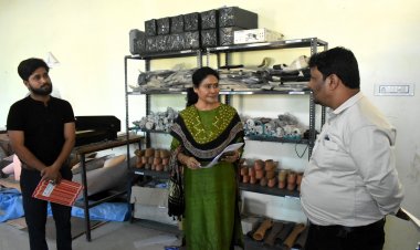 जिले के मुखिया कलेक्टर ने एकीकृत नशामुक्ति एवं पुनर्वास केन्द्र तथा समाज कल्याण विभाग के उपसंचालक कार्यालय का किया निरीक्षण