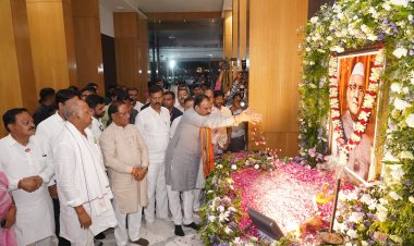 सांसद बृजमोहन अग्रवाल के पिताजी की याद में श्रृद्धांजलि सभा का आयोजन*