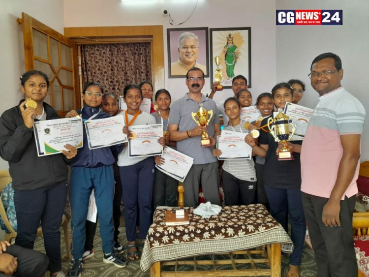 जगदलपुर में आयोजित वेटलिफ्टिंग प्रतियोगिता में नगर पंचायत अर्जुन्दा की खिलाड़ियों ने जीता चैंपियनशिप का खिताब*