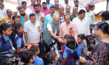 शाला प्रवेश उत्सव 2025 में सांसद बृजमोहन अग्रवाल ने नवप्रवेशी विद्यार्थियों का किया स्वागत*