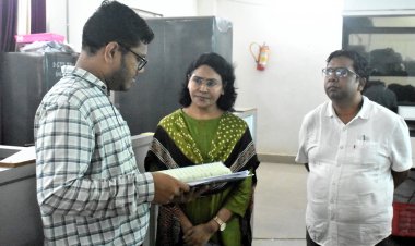 कलेक्टर  मिश्रा ने की संयुक्त जिला कार्यालय के विभिन्न कक्षों का औचक निरीक्षण