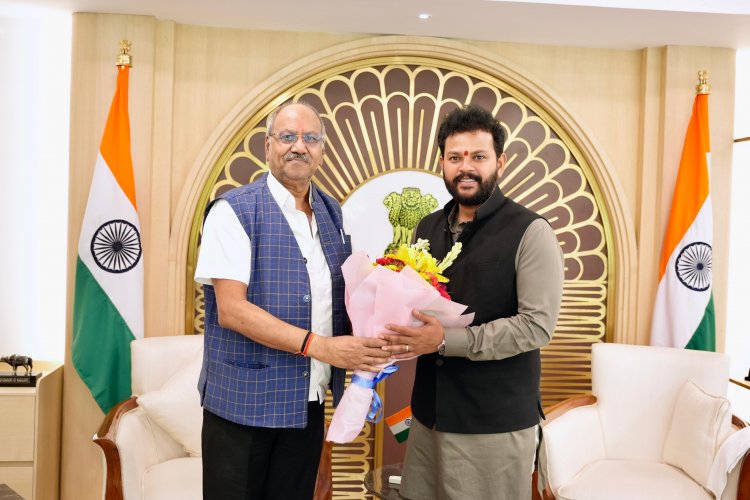 छत्तीसगढ़ के रजत जयंती स्थापना दिवस से पहले रायपुर को अंतरराष्ट्रीय एयरपोर्ट का दर्जा दिया जाये*