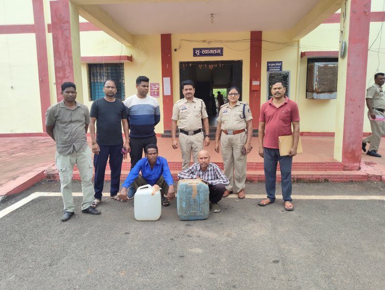 बालोद पुलिस के द्वारा अधिक मात्रा में अवैध रूप से देशी कच्ची महुआ शराब ब्रिकी हेतु ग्राहक तलाश करते दो प्रकरण में 02 आरेापी को किया गिरफतार।*