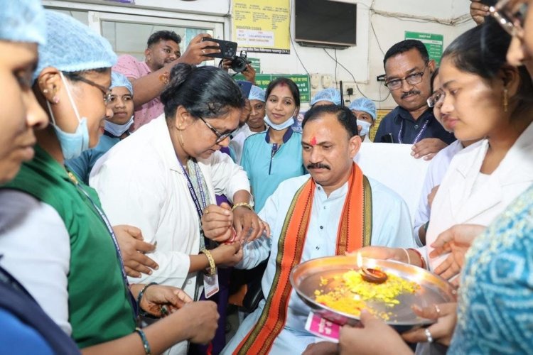 *राष्ट्रीय स्वास्थ्य मिशन (एनएचएम) की महिला कर्मियों ने सीएम को भेजी राखी*