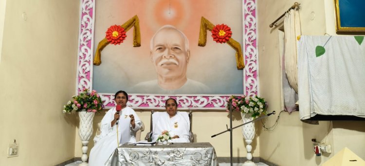 संस्था के समाजिक सेवा प्रभाग द्वारा रविवार 24 अगस्त 2025 को जिला अस्पताल दुर्ग में प्रातः 9:00 बजे से 6:00 बजे तक विशाल रक्तदान शिविर का भव्य आयोजन*