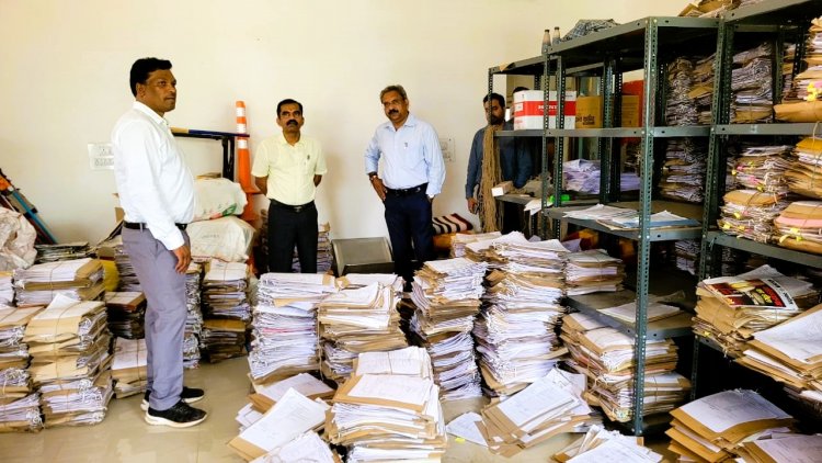 परिवहन विभाग के सचिव एवं अपर परिवहन आयुक्त ने किया जिला परिवहन कार्यालय का औचक निरीक्षण*