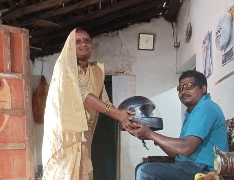 बहनों की अनूठी पहल: रक्षाबंधन पर भाइयों को हेलमेट उपहार, सुरक्षा के साथ स्नेह का संदेश**