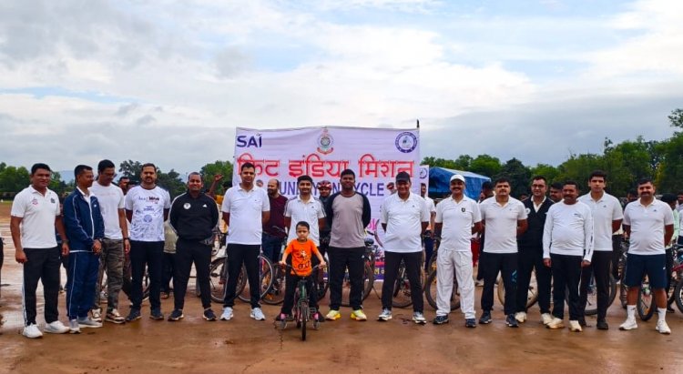 Sunday On Cycle अभियान के तहत “फिटनेस का डोज, आधा घंटा रोज़” का संदेश लेकर जिला पुलिस और 16वीं वाहिनी छ.स.बल द्वारा साइकिल रैली का सफल आयोजन*