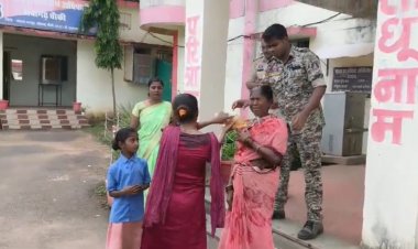 प्रशासन से परेशान होकर पीड़ित परिवार ने थाना परिसर में की आत्मदह करने की कोशिश