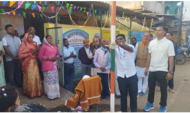 *ग्राम पंचायत मोहला में सरपंच गजेन्द्र पुरामे द्वारा किया गया ध्वजारोहण*