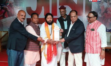 जनजातीय सामाजिक सेवा समिति द्वारा आदिवासी समाज के मुद्दों पर काम के लिए सम्मानित किए गए डॉ अतुल मलिकर