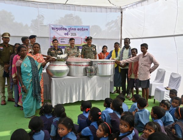 *पुलिस महानिरीक्षक राजनांदगांव रेंज, बालाजी राव रहे MMAC जिले के के दौरे पर*