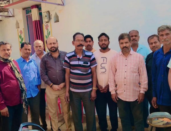 नवचेतना फाउंडेशन नई दिशा नई सोच कलँगपुर ने दिवंगत कृष्णा सिन्हा को श्रद्धा सुमन अर्पित करते हुए विनम्र श्रद्धांजलि अर्पित किया। नवचेतना फाउंडेशन की अनूठी पहल*