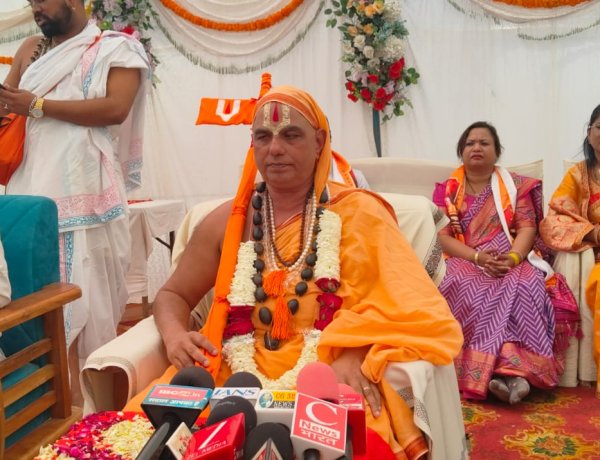 *ग्रीन पार्क क्रिकेट स्टेडियम अंबागढ़ चौकी में एक दिवसीय प्रवचन एवं समस्या निवारण शिविर का किया गया आयोजन*