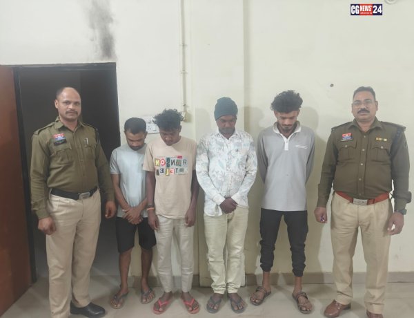 सार्वजनिक स्थान पर शराब पीने वालो के विरूद्ध की गयी आबकारी एक्ट के तहत कार्यवाही*