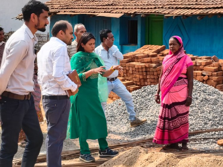 *जिला पंचायत CEO रही मानपुर ब्लॉक के दौरे पर, आवास योजनाओं का किया निरीक्षण*