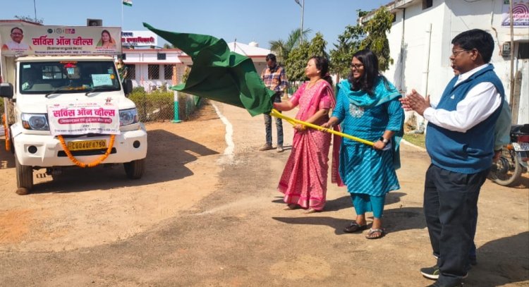 *सर्विस-ऑन-व्हील वाहन को हरी झंडी दिखाकर जिला पंचायत अध्यक्ष एवं कलेक्टर ने किया रवाना*