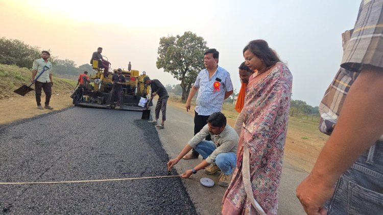 *दौरे के दौरान जिला पंचायत अध्यक्ष ने बीटेझर निर्माणधिन मार्ग का किया निरीक्षण*