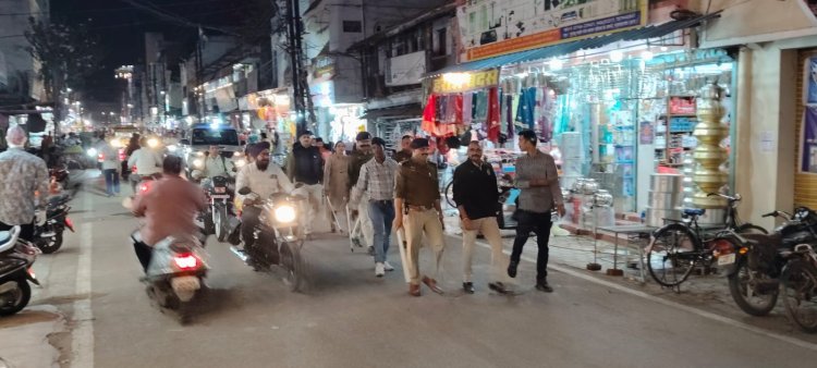 होली पर्व के मद्देनज़र राजनांदगांव पुलिस एक्शन मोड में — 60 से अधिक पुलिस बल के साथ सघन कांबिंग गश्त* 